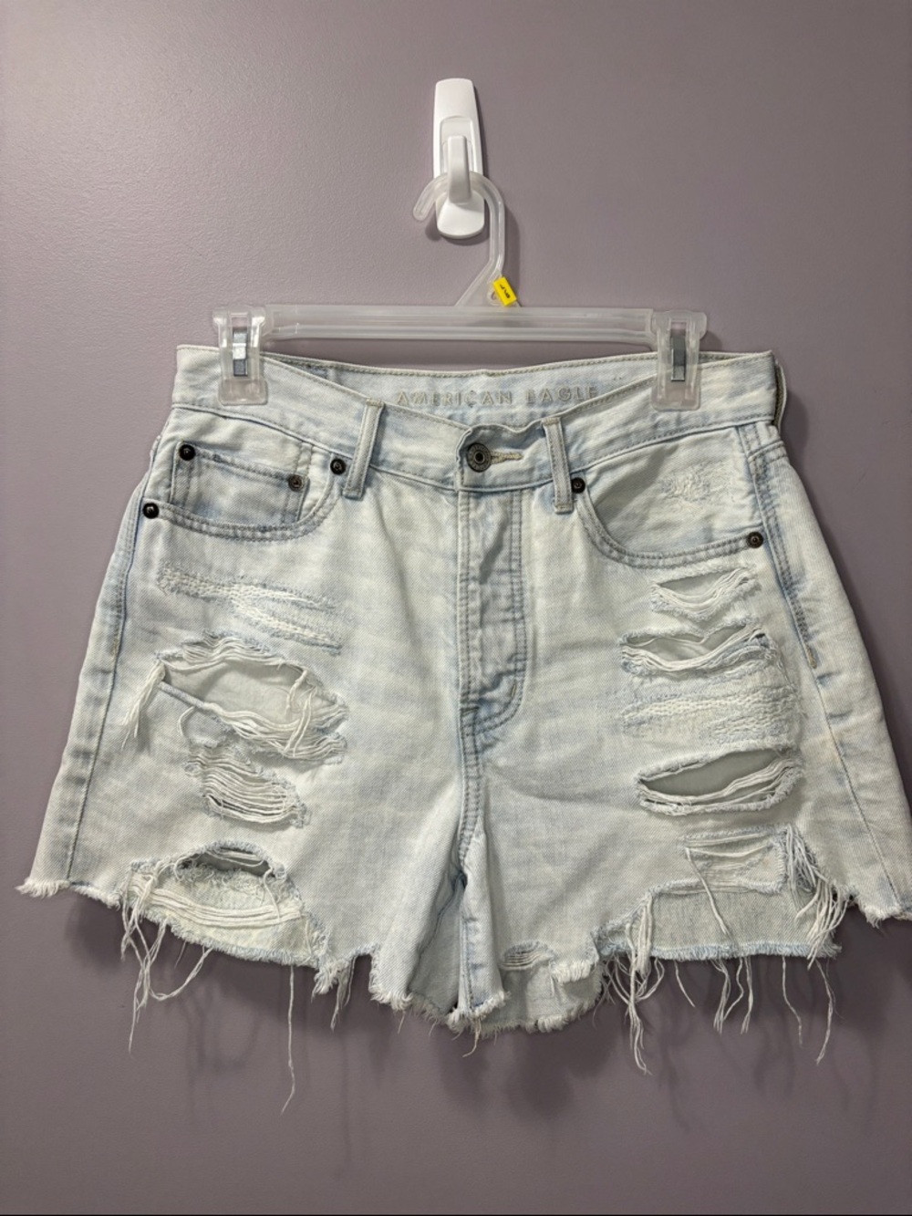 American Eagle 90s Boyfriend Distressed Denim Shorts Light Wash Size 4